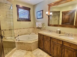 Ski Ya Soon At Silver Star! 2 Bedroom Condo