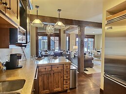 Ski Ya Soon At Silver Star! 2 Bedroom Condo