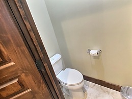 Ski Ya Soon At Silver Star! 2 Bedroom Condo