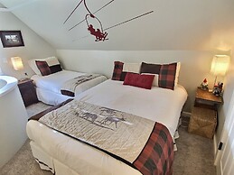 1150 Empire Skiers Little Secret! 2 Bedroom Townhouse