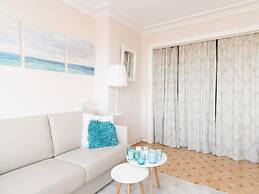 Frontal sea View Studio Apartment in Ostend