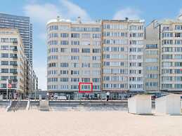 Frontal sea View Studio Apartment in Ostend