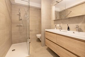 Apartment Close to the sea Wall of Mariakerke