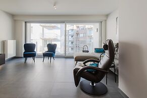 Apartment Close to the sea Wall of Mariakerke