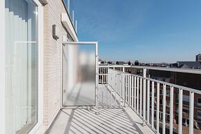 Apartment Close to the sea Wall of Mariakerke