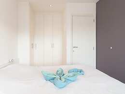 South Facing Apartment With Terrace