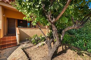 Charming Seaside Apartment