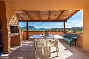 Charming Seaside Apartment