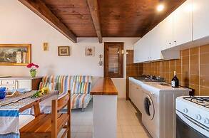 Charming Seaside Apartment