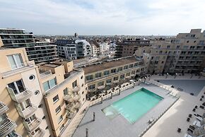 Apartment With Terrace and sea View in Mariakerke