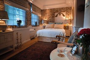 Paul's Fantasia Boutique Suites