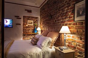 Paul's Fantasia Boutique Suites