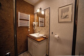 Paul's Fantasia Boutique Suites