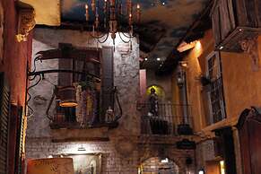 Paul's Fantasia Boutique Suites