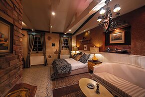 Paul's Fantasia Boutique Suites