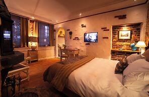 Paul's Fantasia Boutique Suites