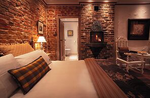 Paul's Fantasia Boutique Suites