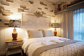 Paul's Fantasia Boutique Suites