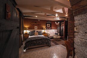 Paul's Fantasia Boutique Suites