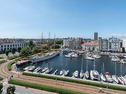 Apartment With Marina View