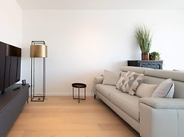 Apartment With Marina View