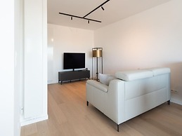 Apartment With Marina View