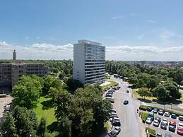 Apartment With Marina View