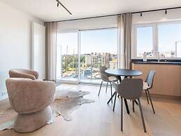 Apartment With Marina View