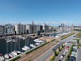 Apartment With Marina View