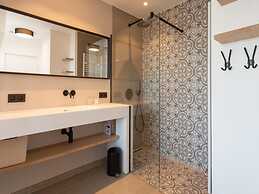 Apartment With Marina View