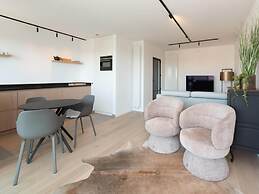 Apartment With Marina View