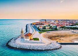 Attractive Villa With Swimming Pool