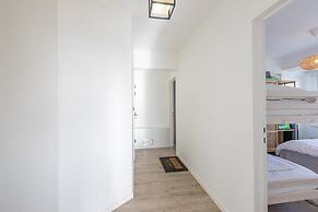 Modern Flat Near the sea