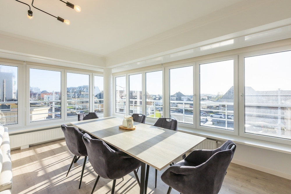 Modern Flat Near the sea