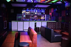Maxbe Continental Hotel