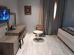 Maxbe Continental Hotel