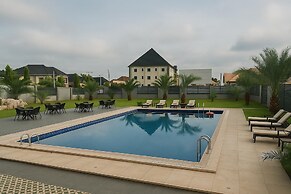 Maxbe Continental Hotel