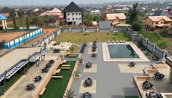 Maxbe Continental Hotel