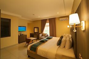 Maxbe Continental Hotel