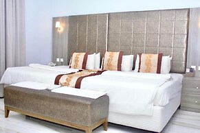 Maxbe Continental Hotel