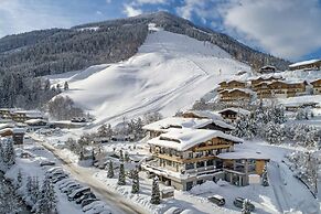 Apartment in Saalbach Near ski Area