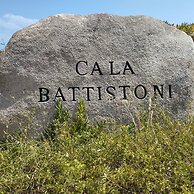 Seaside Apartment Baja Sardinia - 6pl June & July - 150 m From Smerald