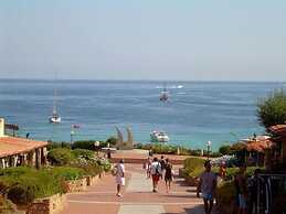 Seaside Apartment Baja Sardinia - 6pl June & July - 150 m From Smerald