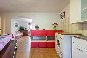 Appealing Apartment Near the sea