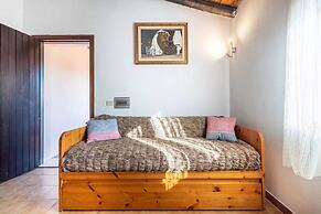 Appealing Apartment Near the sea