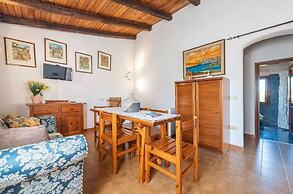 Appealing Apartment Near the sea