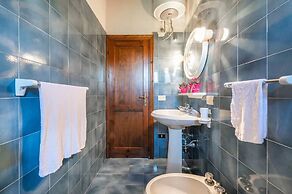 Appealing Apartment Near the sea