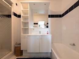 Sunny Apartment With Large Terrace