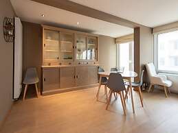 Apartment With Side sea View