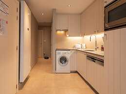 Apartment With Side sea View